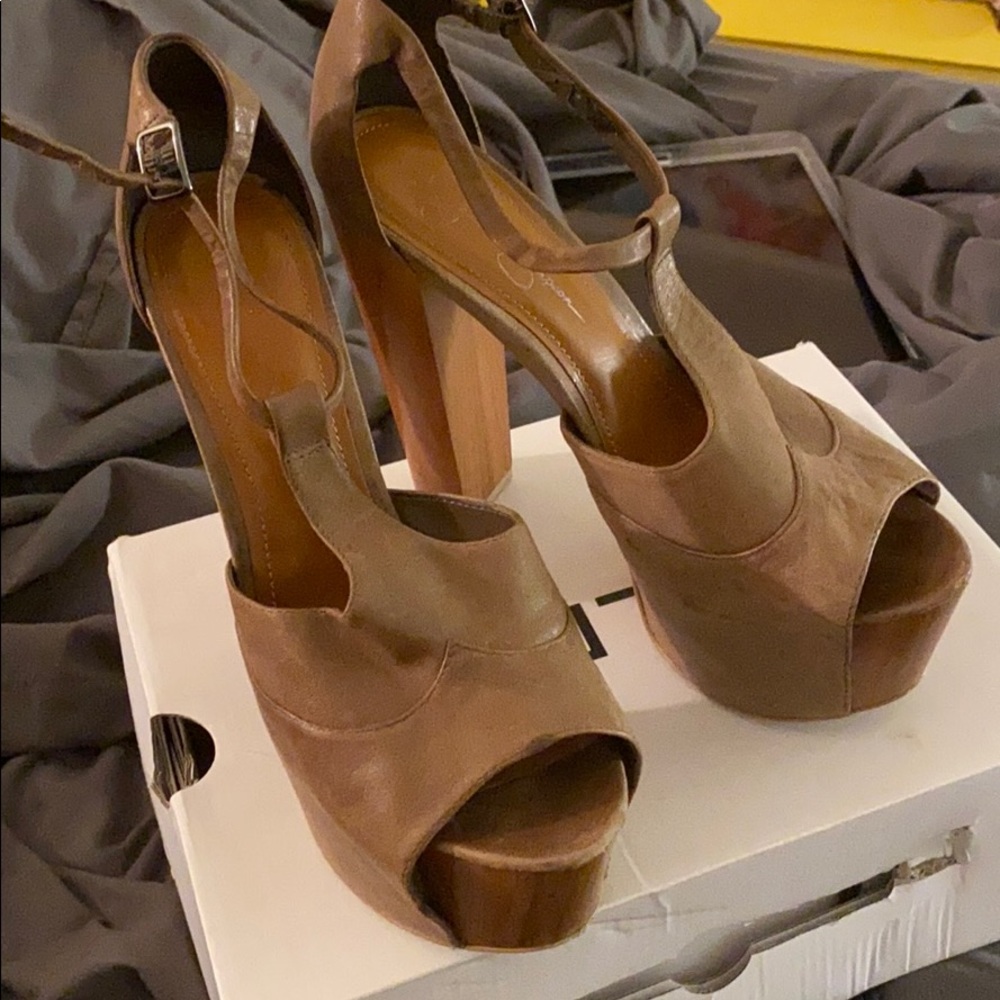 Spring pumps